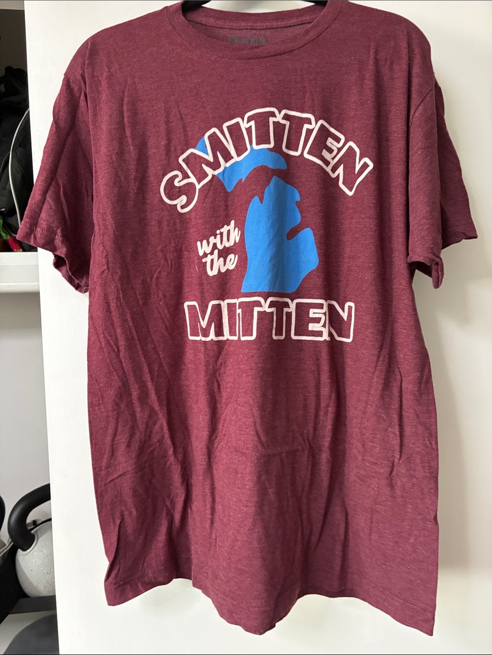Smitten With the Mitten Graphic Tee - Maroon & Blue